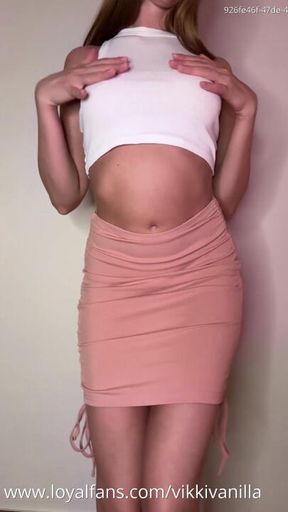 My teasing in short skirt and white 🤍 top 🔝
What under my top? ❤️💓💝😉

#fyp #top #bra #sexy #skirt #tits #tease #teasing #amateurРазвернуть
#SEXY