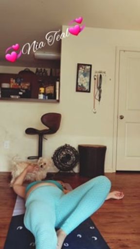 💞Nia Teal💞 tries yoga