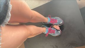 A Shoejob in Running Shoes - Tramplegirl crushes cock and gives a shoejob in well worn Brooks Sneakers - spiiting - multiedit - 4k quality