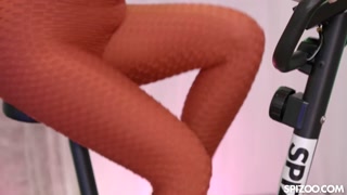 Redhead Hottie Gia Tvoricelli Adds Sex In Her Cardio Exercise