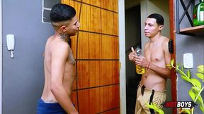 Dando pro meu vizinho pirocudo!