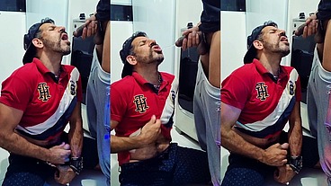 TOMANDO MIJÃO QUENTE DO NEGÃO DIRETO DA FONTE .FETICHES OUSADOS