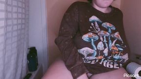 Nerdy Brunette Squirting