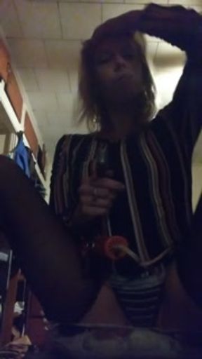 Natural blonde smoke's cigarette and bowls while jamming