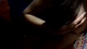 perdon ! se que no debi cogermela pero ese culo es muy caliente solo espero no se enterenp! encontre mojadita a mi amiga y sola en su cuarto y aproveche en follarla (completo)