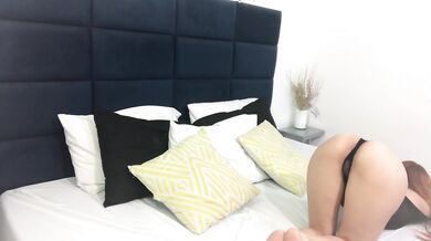 HOT GIRL SENDS ME VIDEO SHOWING HER TITS