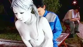 Video Público de Sexo con Estatua Pintada