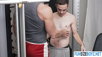 Twink teen Marcus gets ass barebacked by Dallas Steele in gym