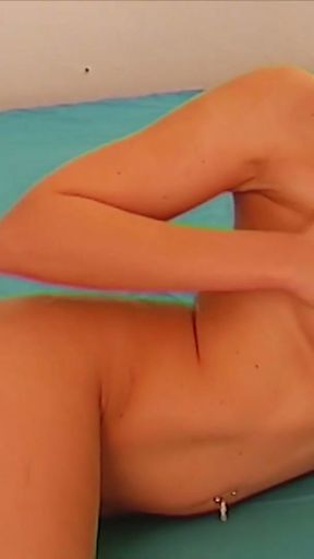 blondine mit so geilen fotzen lappen wird gebumst   Clip 3