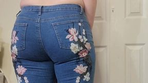 Pulling on Jeans :: Ass Tease