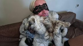 Masked Filthy Slut in Fur Coat Peed on Her Face, Stuffed Her Cunt with Furs and Swallow All the Cum