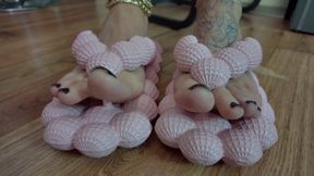 Ruslana - Head Of Slave In Chest Licking Light Pink Flip-flops And Heels - Full - 4K