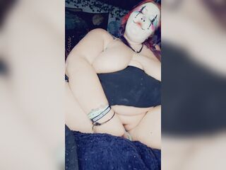 Clown face, constricted twat