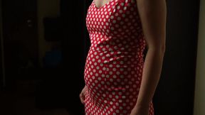 Red dotted dress and weight before and after drinking some water after dinner