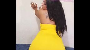 SOLO FETICHISTAS / YELLOW DRESS AND NO PANTIES