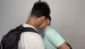 brad (brad2307) y su amigo de la universidad