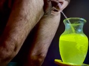 Italian hunk strong yellow piss session Part 2