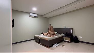 Sexo amador no motel, novinha magrinha molhada e safada