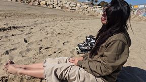 Cheating Girlfriend Fucks Stranger in The Bathroom!