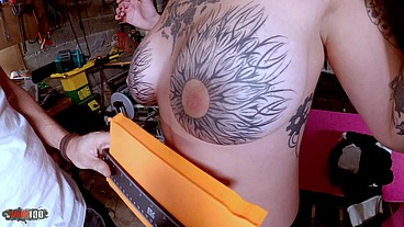 Testing the new fuck machine with Agatha Dreadlocks having multi orgams