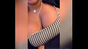 Kesha Ortega masturb&aacute_ndose en un tren