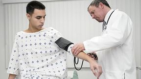 Doctor Giving the Protein Dose Into the Patient'_s Asshole - Doctorblows