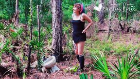 Hairy Girl Outdoor Pee Compilation