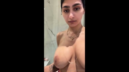 Mia Khalifa BRAND NEW PPV Nude Buritto Eating And Taking Shower