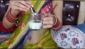 Sexy Bhabhi Makes Yummy Coffee From Her Fresh Breast Milk for Devar by Squeezing Out Her Milk in Cup (hindi Audio)