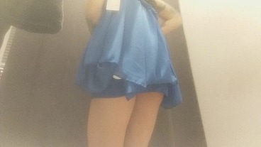 I love shopping and trying everything, so nobody sees me here ...