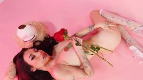 ”Huge boobs petite brunette shows hot body & enjoyed adorable posing session”