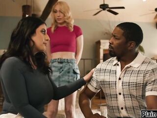 Isiah Maxwell is shocked when his breasty wife Sarah Arabic hands him the divorce papers ifo her recent gf Lily Labeau.They get to bang for his signature