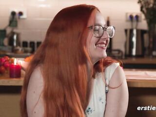 Ersties - Getting to know each other naturally – Jolien & Iva discover each other with pleasure
