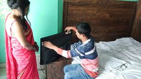 TV Mechanic Fucks Lady At Home, Gets No Cash