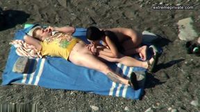 stepsister enjoys sex on the beach (voyeur)