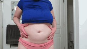 BBW HITTING MY BIG GORGEOUS BLOATED BELLY UNTIL IT BURPS