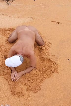 Ladysilva sissy naked on the beach