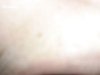 Large-bottomed stepmother assents to share her daybed with her stepson