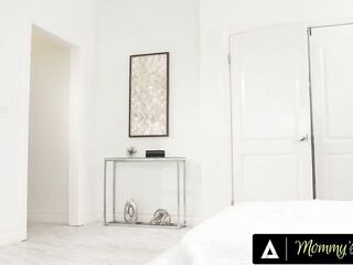 MAMA'S MALE - Pervert Honey Reyna Belle Wishes To See Boyfriend Cheat With Stepmom Alexis Malone