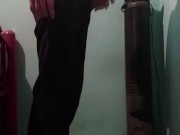 Me masturbó estando muy caliente solo en mi casa