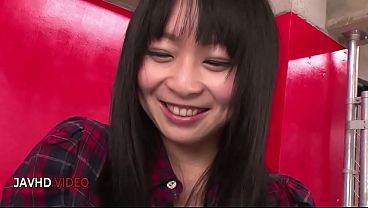 Amateur Japanese Babe Plays With Toys