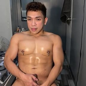 Horny Pinoy Twink Getting Hot on Cam