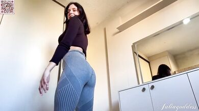 Naughty Amateur Girl Teaches Tight Squat Riding on Big Dick with Perfect Ass and Moaning Cumshot