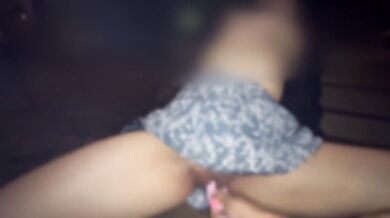 【個人撮影／野外露出】興奮したマ○コをバイブでほじくられオホ声アクメが止められない不倫妻