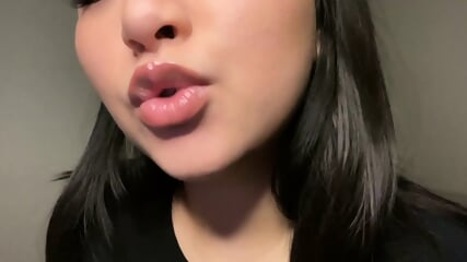 Korean Girlfriend Kissing ASMR