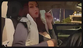 Italian Milf Smoking & Flashing Big Tits – Outdoor Fetish