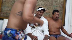 entrevistei o porno star flakael descobri se ele e gay ???
