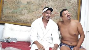 entrevistei o porno star flakael descobri se ele e gay ???