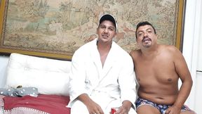 entrevistei o porno star flakael descobri se ele e gay ???