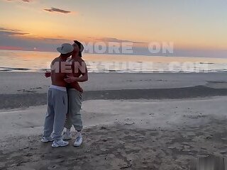 Manuel Dosio gets sucked by Tommy Clapton (vlett23xq) on the beach